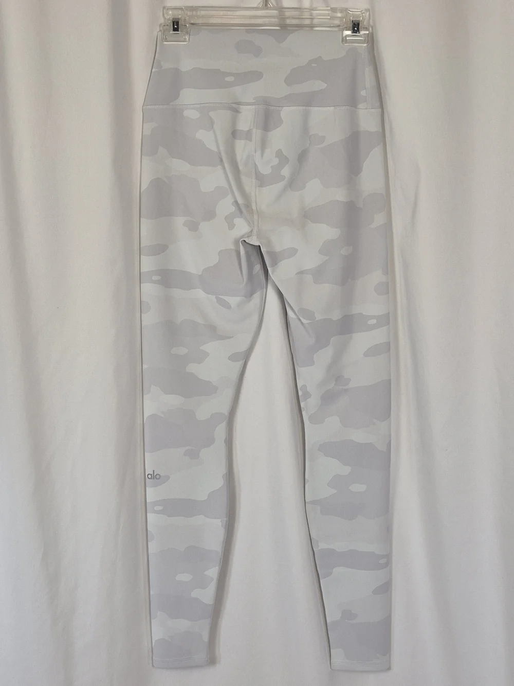 Alo Yoga High-Waist Vapor Leggings White Camouflage - Size M